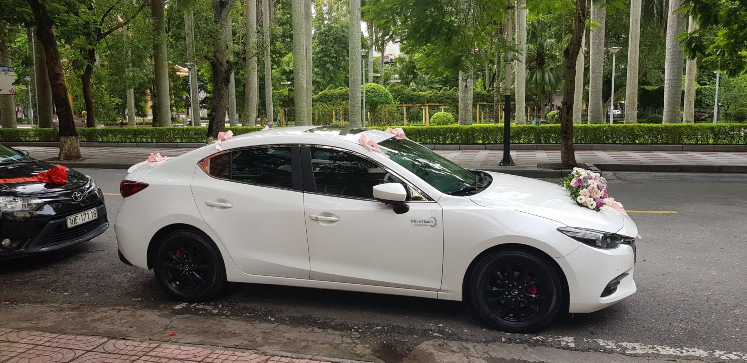 COMBO XE DẪN DÂU MAZDA 3 + TRANG TRÍ HOA TƯƠI CHỈ TỪ 1600KVNĐ